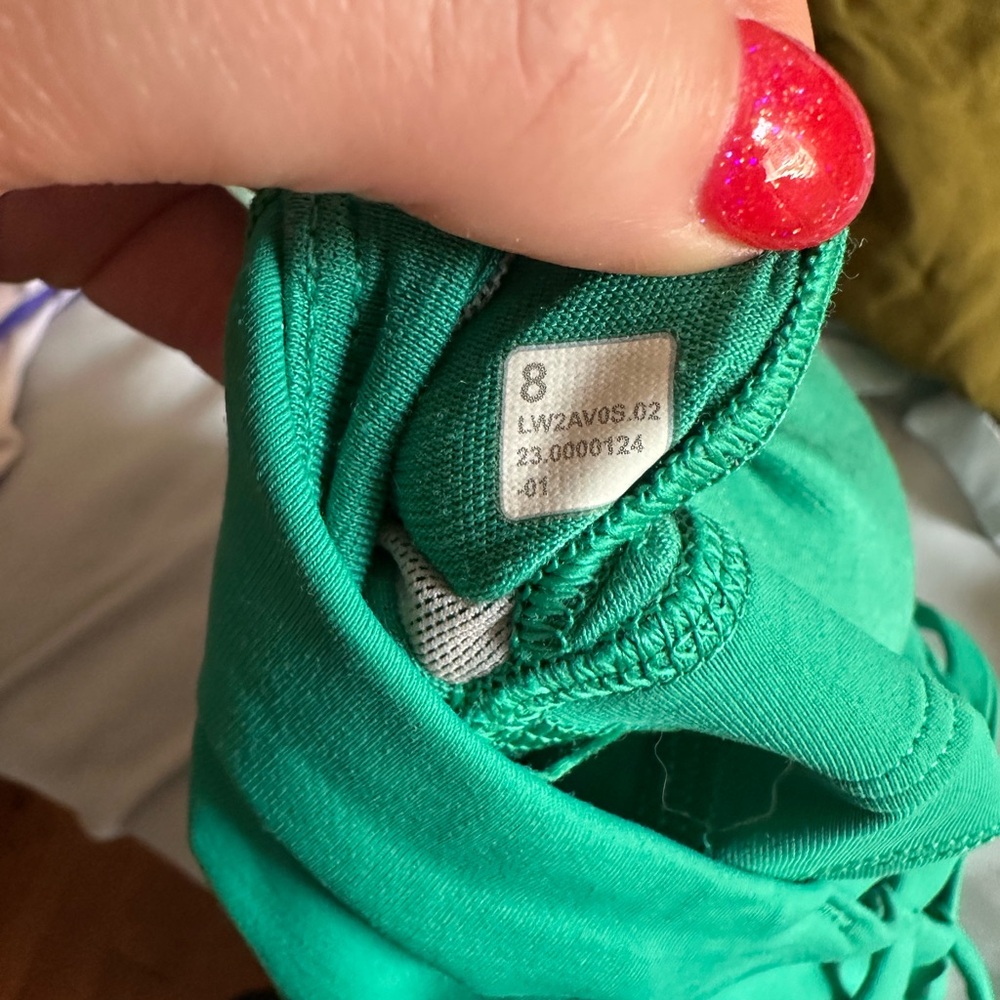 Lululemon Athletica Energy Bra Long Line in Maldives Green - Picture 5 of 5